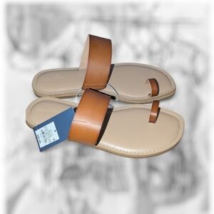 Universal Thread Tan and Black Women's Sandals